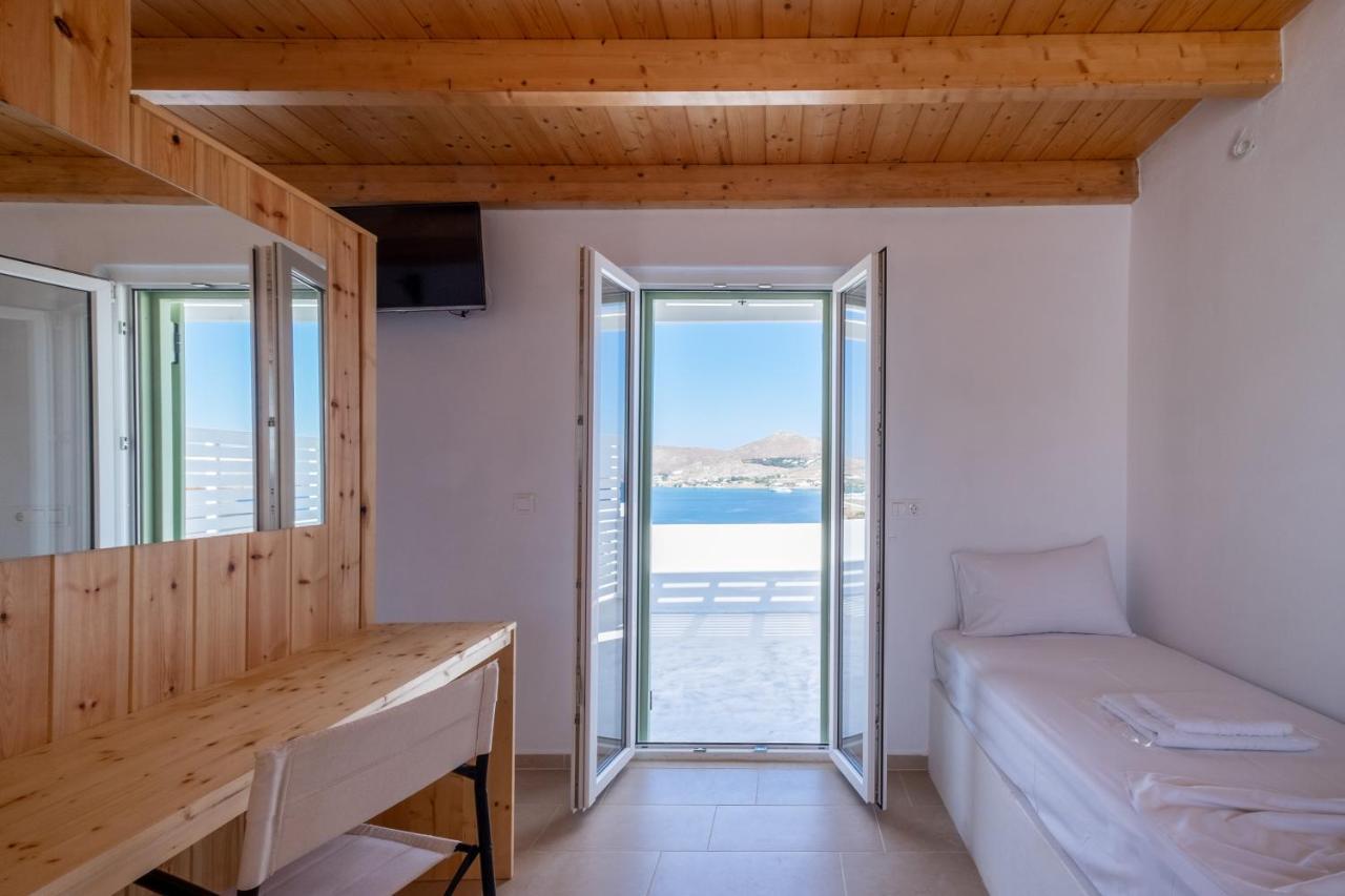 Lorenzo And Paros