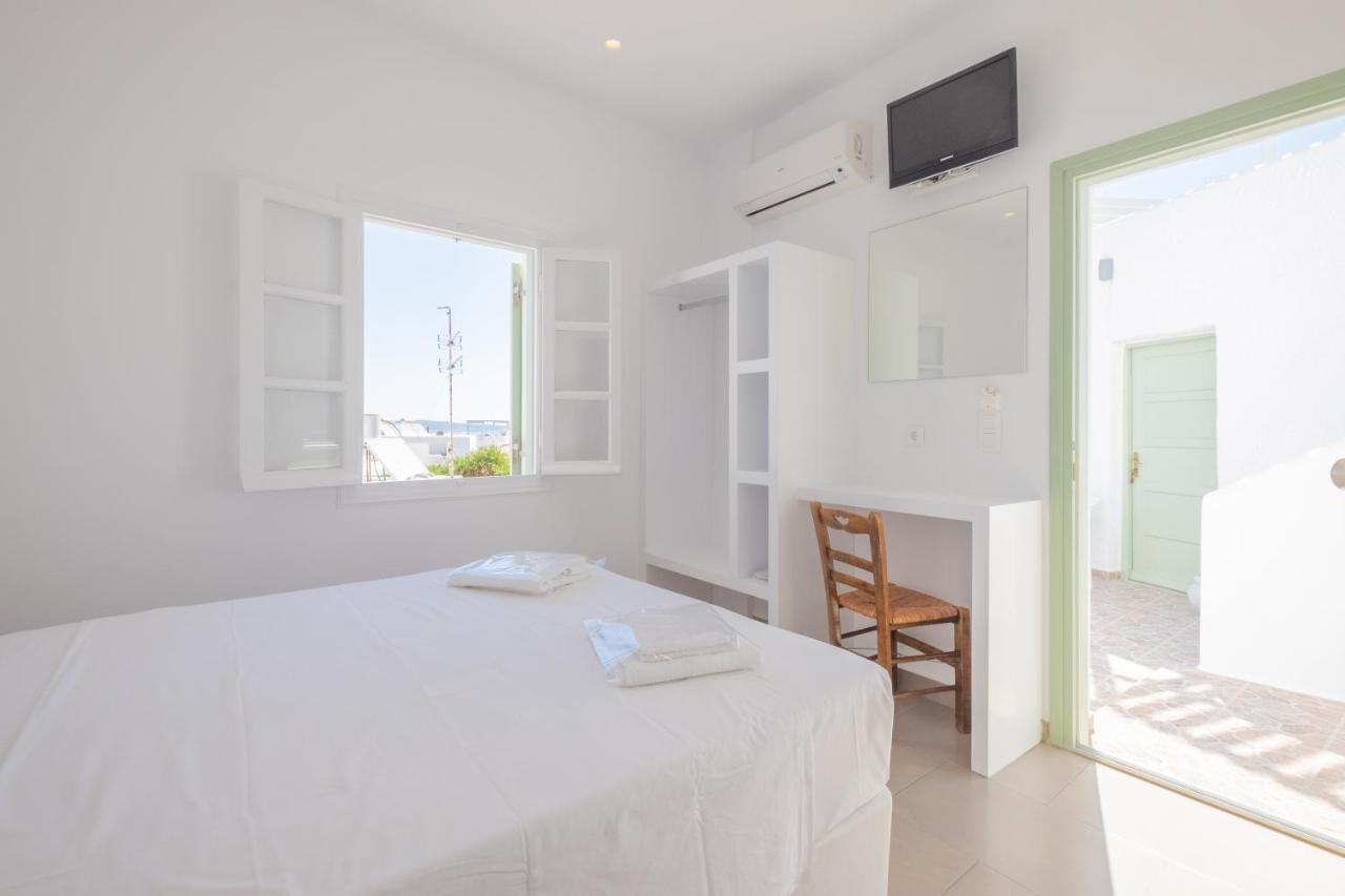 Lorenzo And Paros Apartament