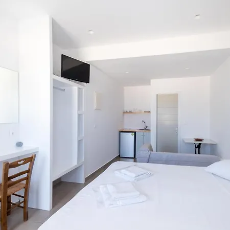 Lorenzo Studios And Suites Paros Naoussa Exterior foto