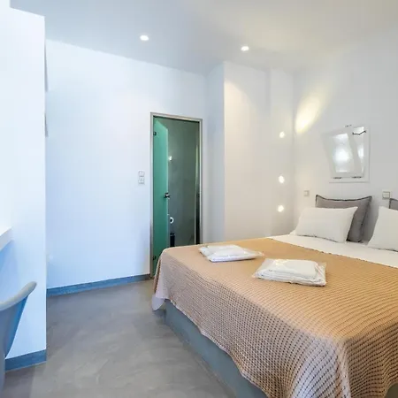 Lorenzo Studios And Suites Paros Naoussa Exterior foto