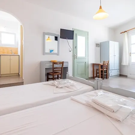 Lorenzo Studios And Suites Paros Naoussa Exterior foto