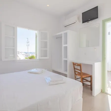 Lorenzo Studios And Suites Paros Naoussa Exterior foto