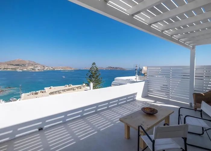 Lorenzo Studios And Suites Paros